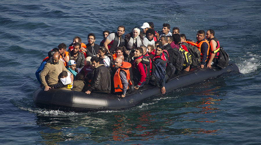 Britain must accept 75,000 refugees per year, Cameron told