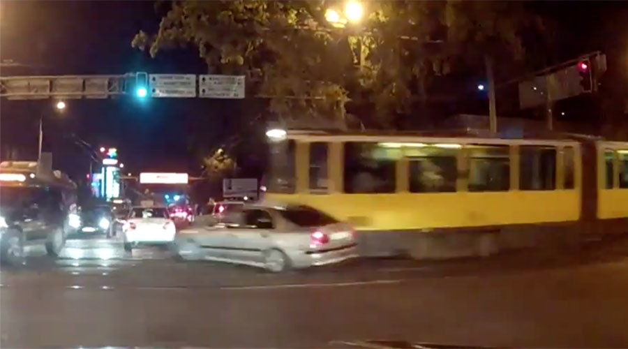 Driverless 10-ton tram ploughs through traffic in Kazakhstan (VIDEO)