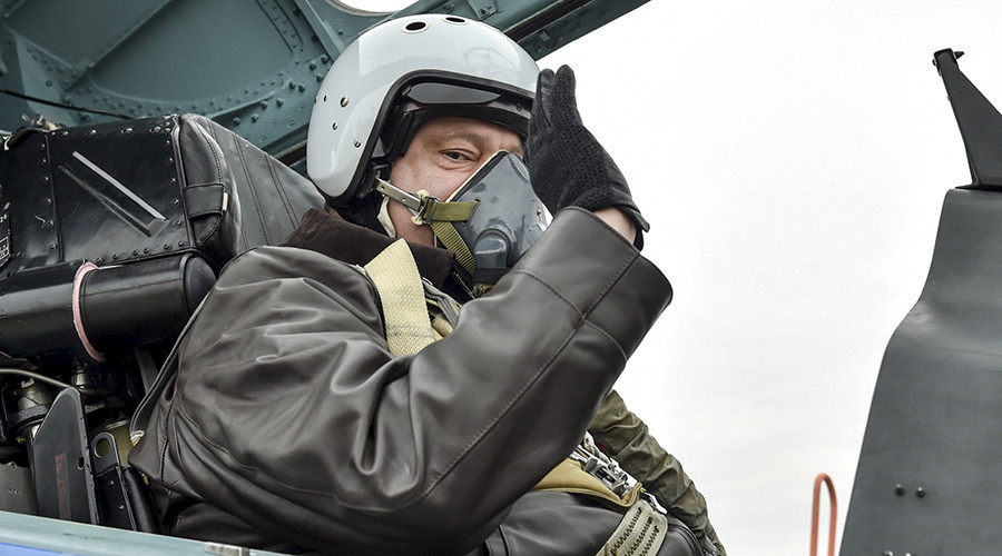 Closer to NATO standard: Ukraine’s Poroshenko flies on modernized Su-27 fighter jet (VIDEO)