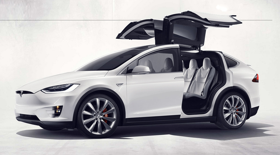 Watch Tesla cars steer and park themselves with new software update (VIDEO)