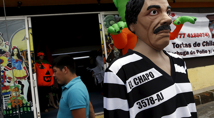 Mexican drug lord Guzman hurts face & leg in 'hasty retreat' from police raid