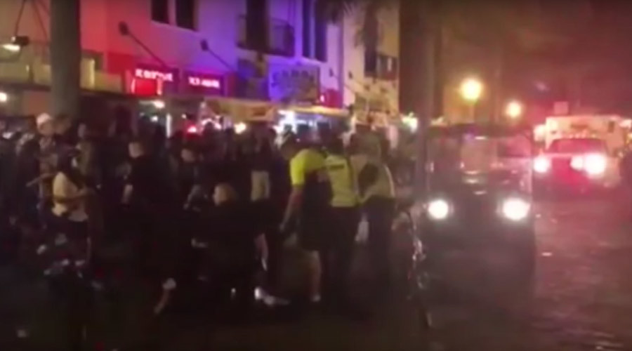 Shooter at large after killing 1, wounding 4 at Florida's ZombiCon