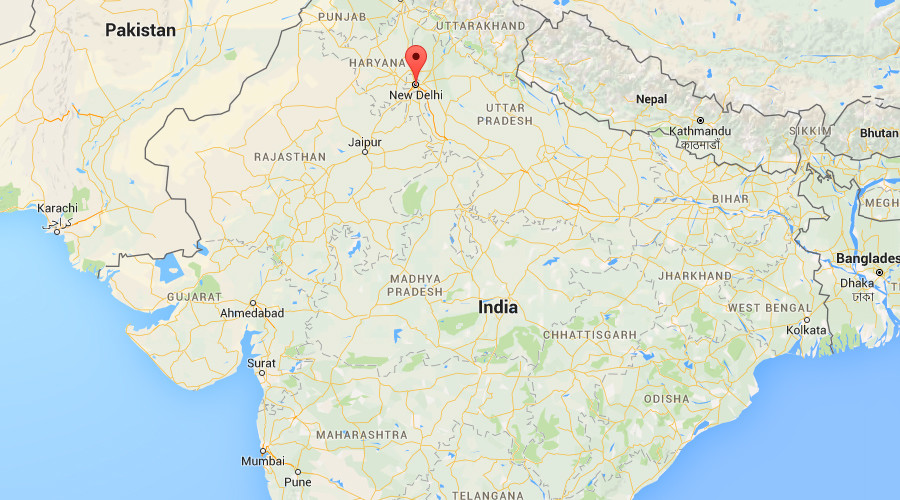 Massive fire destroys hundreds of slum dwellings in New Delhi (PHOTOS)