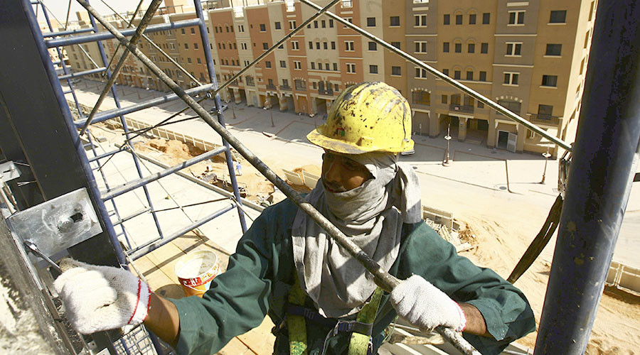 Oil squeeze forces Saudi Arabia to stop contractor payments