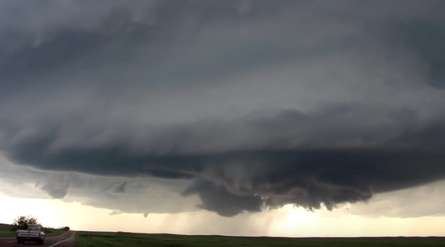 Impressive time-lapse of huge tornado in Colorado done by twister enthusiasts (VIDEO)