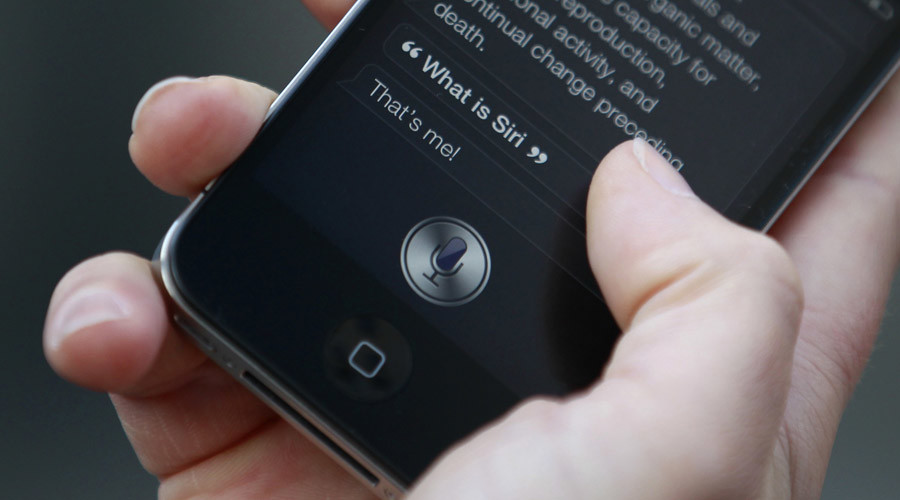 Nearly half smartphone users ‘can imagine falling in love with Siri’ – study