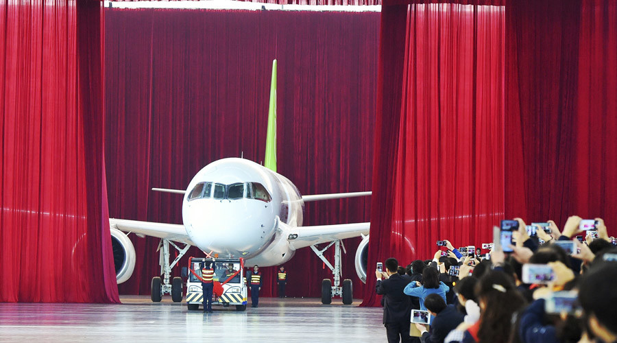 China unveils first homegrown jetliner