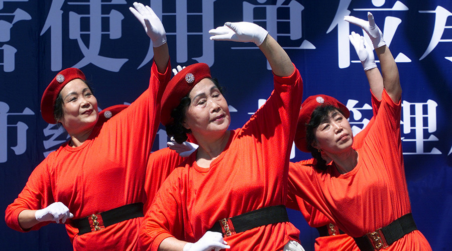 Largest line dance ever? 18,000+ heat it up in China for Guinness (VIDEO)