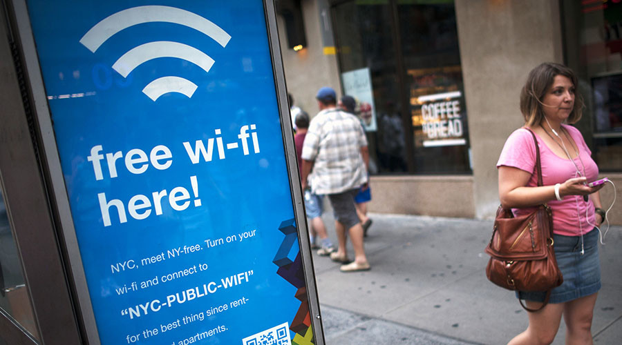 Wi-Fi turns to good old FM to stop bumping shoulders