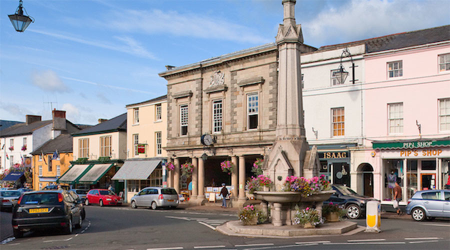 UK the new Caymans? Tiny Welsh town goes offshore
