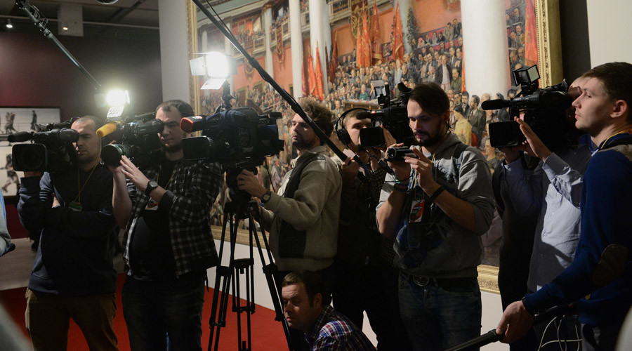United Russia MP says top journalists & activists must disclose incomes