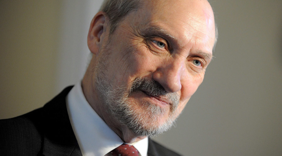 Polish rightwing deputy Antoni Macierewicz © Marcin Obara