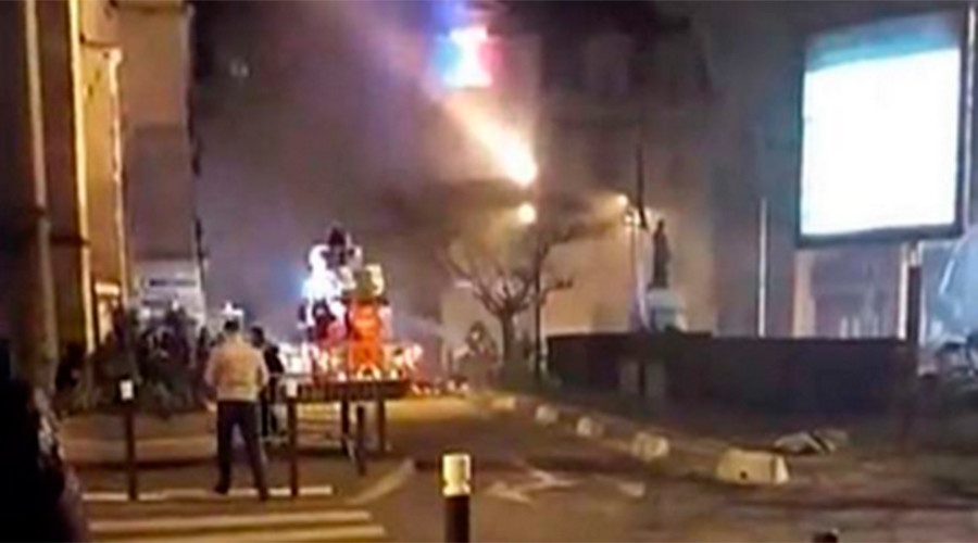 Fire devastates city hall in Paris suburbs (PHOTOS)