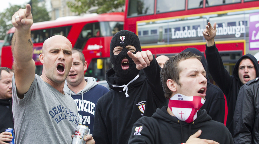 Far-right falling for ISIS narrative? Paris attacks being used to target Islam, refugees