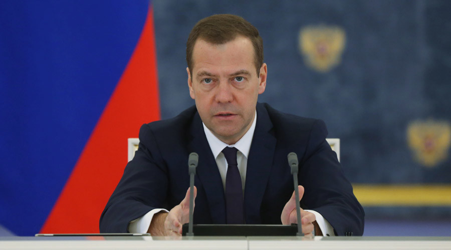 ‘War on civilized world’: Medvedev urges powers to unite after Russian plane bombing, Paris attacks