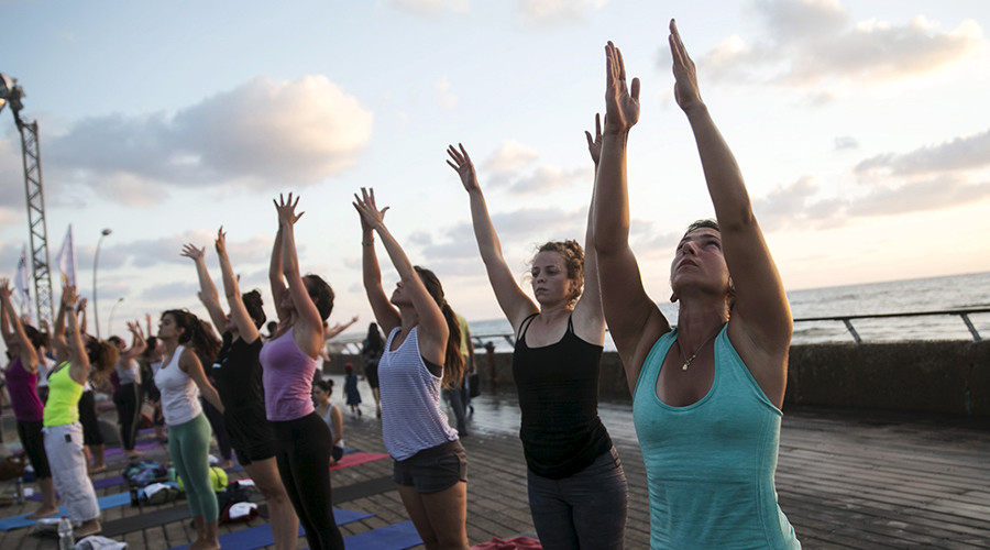 Not so Zen! Rival yoga gurus in bust-up over room heater