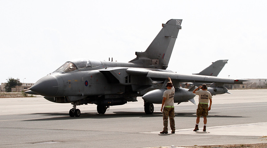 Tony Blair backs Syria airstrikes amid Labour division