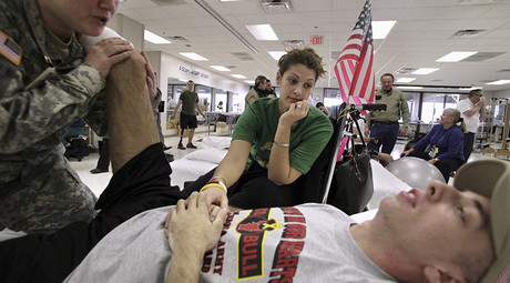 U.S. soldier Sergeant, who was wounded in Iraq, at the Physical Medicine and Rehabilitation center at the Walter Reed Army Medical Center in Washington © Yuri Gripas