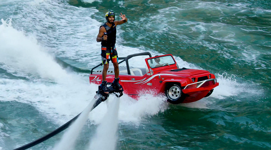 Flyboarders showcase head-spinning acrobatic skills in Dubai (VIDEO)