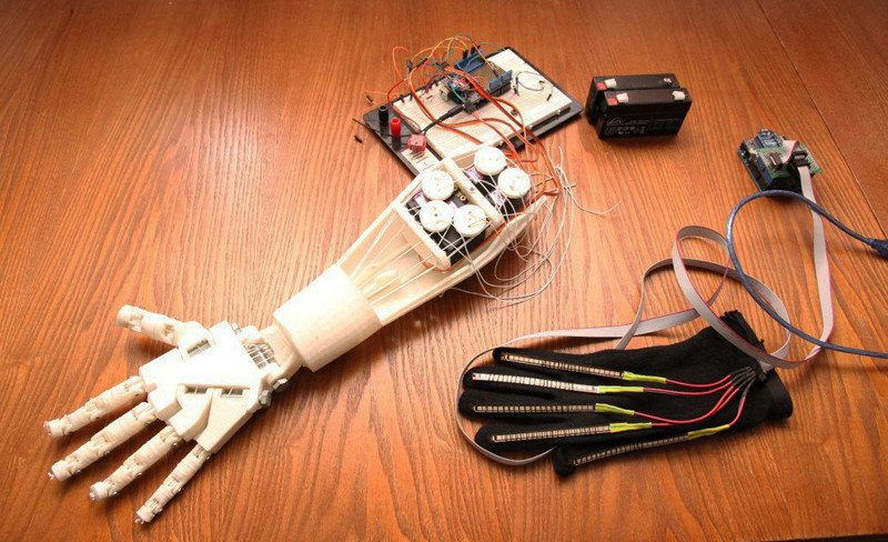 High five! Russian students build ‘handy’ new robot for ISS
