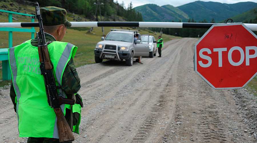 100+ assailants attack checkpoint in China’s Inner Mongolia with tear gas, burn vehicles