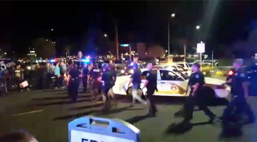 Dozens of police cars & cops lock down California mall after robbery causes panic & confusion