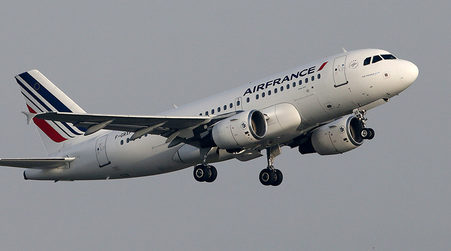 Air France flight from San Francisco to Paris diverted to Montreal after bomb threat (VIDEO)