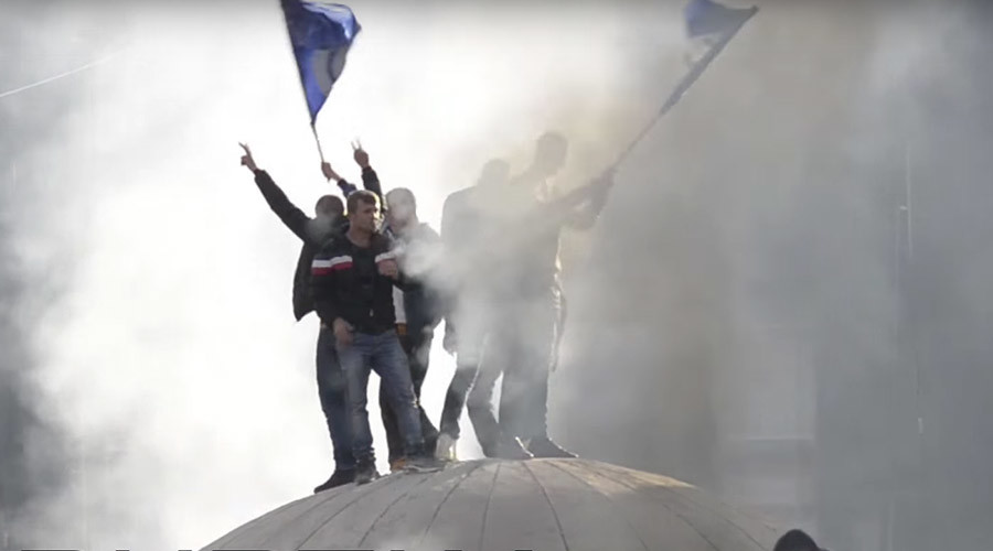 ‘Desperate ugliness & miserable vandalism’: Anti-govt protesters rage in Albanian capital (VIDEOS)
