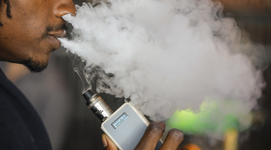 ‘Popcorn lung’: E-cigarette flavor chemicals linked to lung disease – study