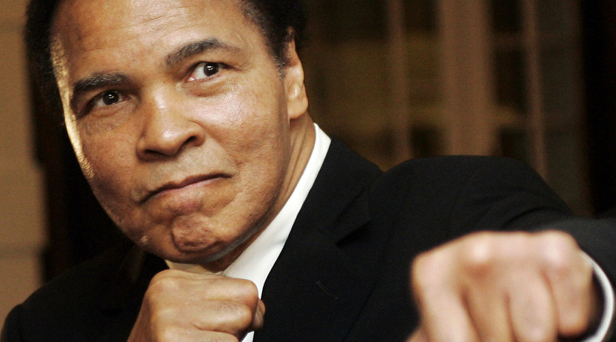 Muhammad Ali takes swing at Trump, calls ISIS ‘misguided murderers’