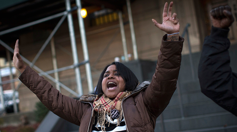 Daughter of NYPD chokehold victim Eric Garner mulls bid for Congress