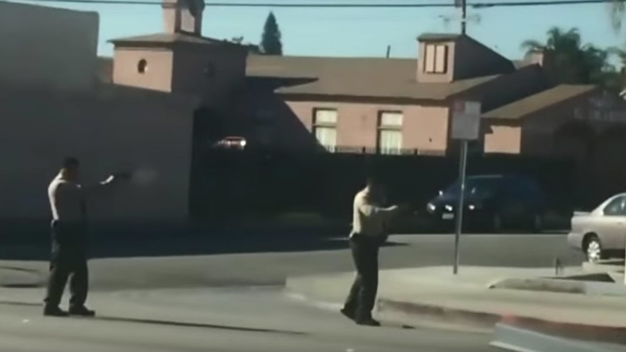 LA cops empty their clips into Lynwood man as he crawls away (VIDEO)