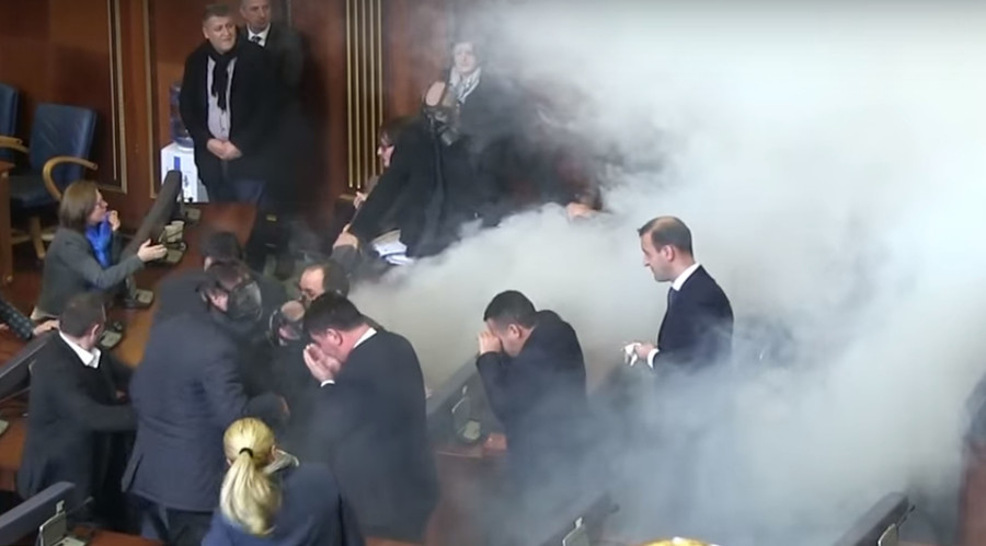 Kosovo opposition uses tear gas in parliament to protest deals with Serbia, Montenegro (VIDEO)