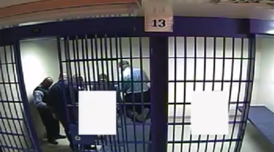 ‘Brute force’: Judge rules police ‘intentionally’ dragged, Tasered Chicago prisoner