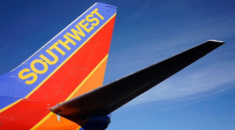 8 injured after Southwest Airlines plane crash lands in Nashville