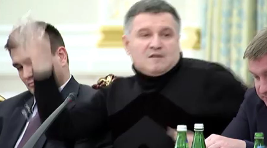 'Street-style brawl': Ukrainian minister throws glass of water at ex-Georgian president (FULL VIDEO)