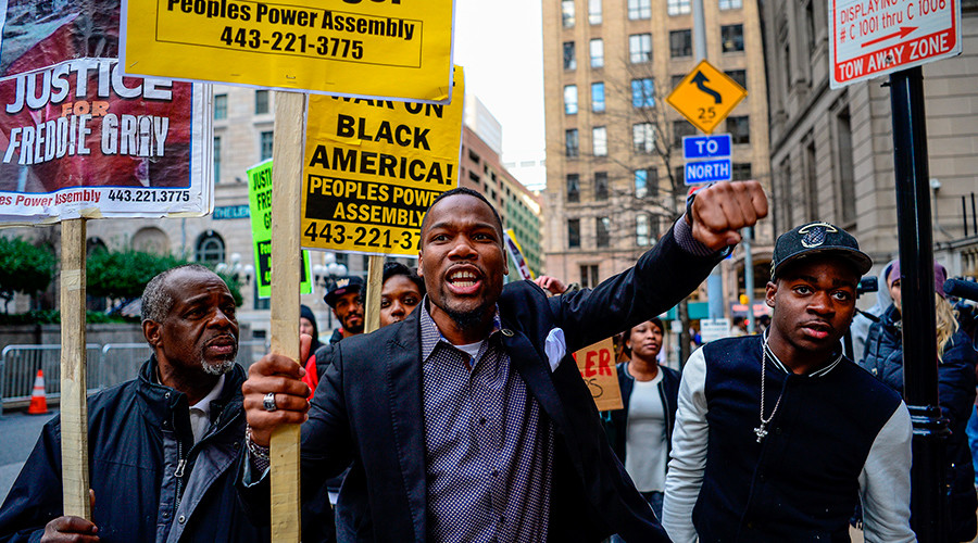 Baltimore protesters blocking streets in wake of Freddie Gray mistrial, family calls for peace