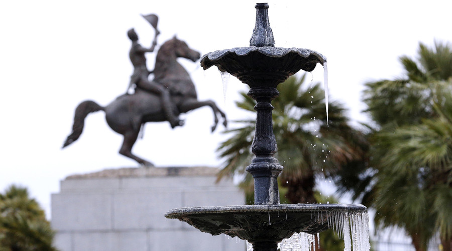 New Orleans vote 6-1 to topple 'terrorist' statues