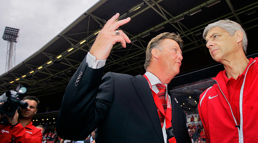 Wenger urges Manchester Utd to back Van Gaal