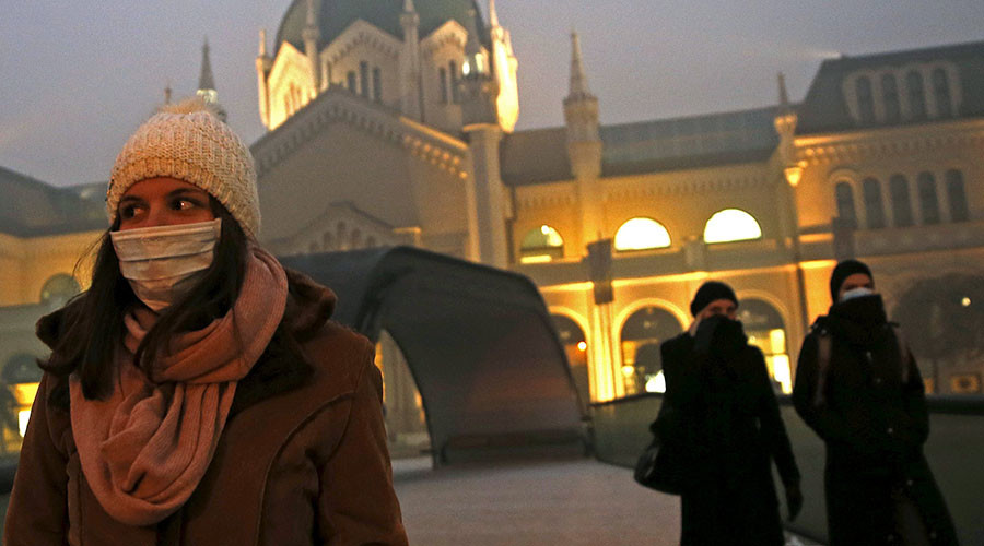 Air pollution & fog forces school shutdown in Bosnian capital (PHOTOS)