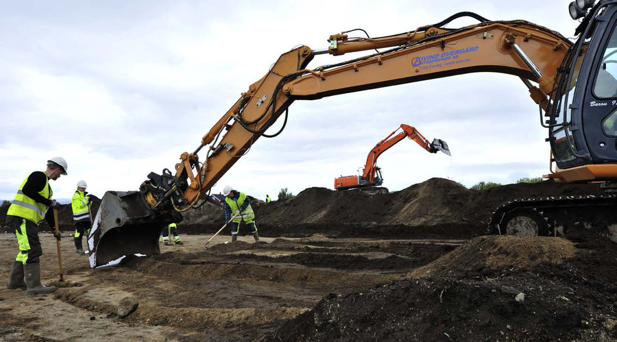 ‘1st of its kind’ in Norway: Archaeologists unearth 1,500yo Viking settlement beneath airbase