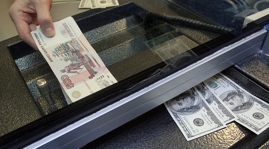 Russia tightens screws on currency exchanges