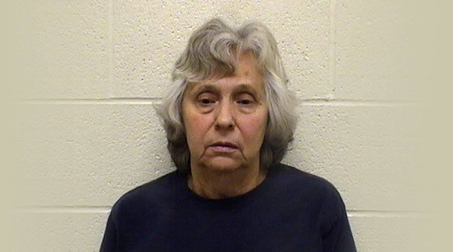 ‘Boom boom boom’: White woman points BB gun at cops, tells them to ‘shoot me’