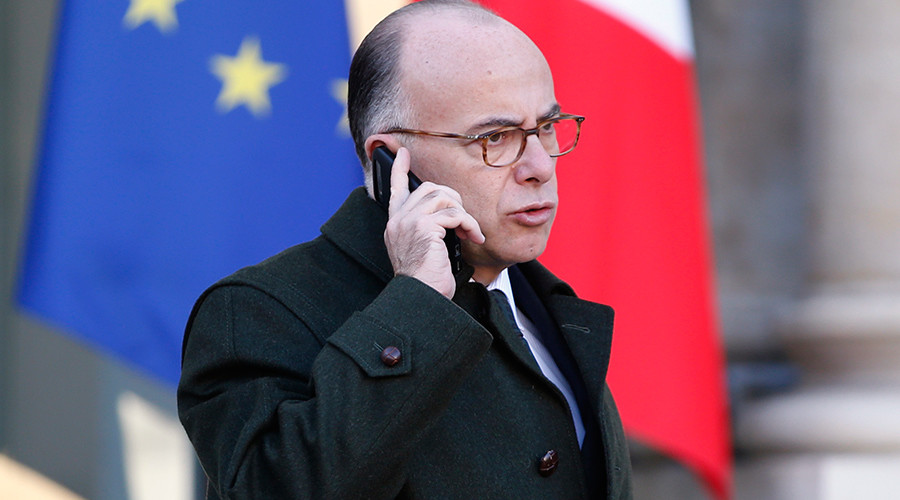 France urges EU to crack down on fake refugee passports