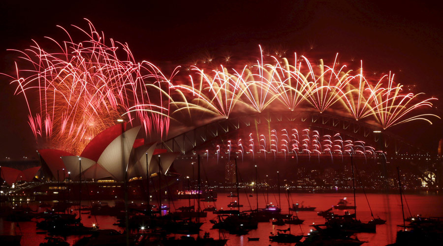 World welcomes 2016 with lavish New Year fireworks (PHOTOS, VIDEOS)