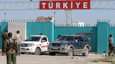 The Syrian-Turkish border crossing. © Rodi Said