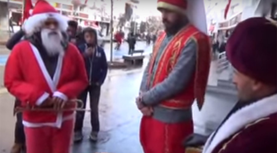 Santa ‘converts’ to Islam after ‘altercation’ with Ottoman soldiers (VIDEO)