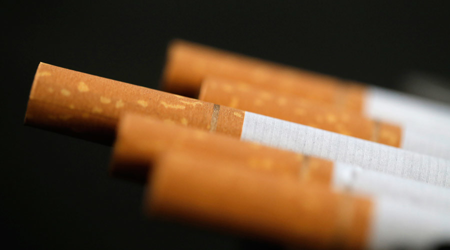 Aloha to smoke: Hawaii becomes 1st state to bar under-21s from buying tobacco