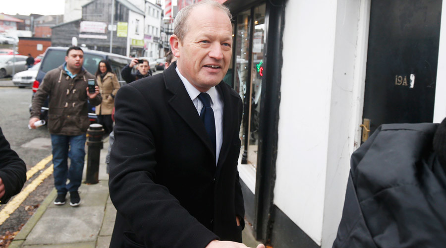 Sexting scandal: Simon Danczuk MP rejects calls to quit as protesters lay siege to his office
