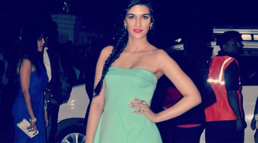 Passenger caught watching pirated movie... by its star Kriti Sanon